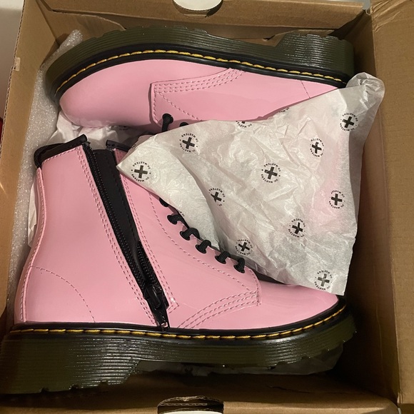 DR MARTENS JUNIOR 1460 PATENT LEATHER LACE UP BOOTS - Picture 5 of 5